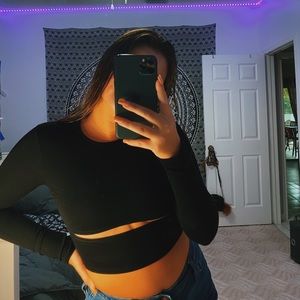 Holiston Black Crop Top